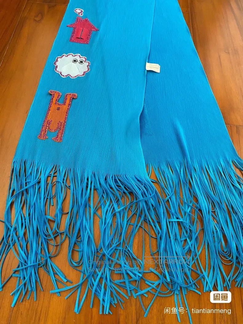 Issey Miyake Issey Miyake Little House Tassel Scarf Size ONE SIZE - 1 Thumbnail