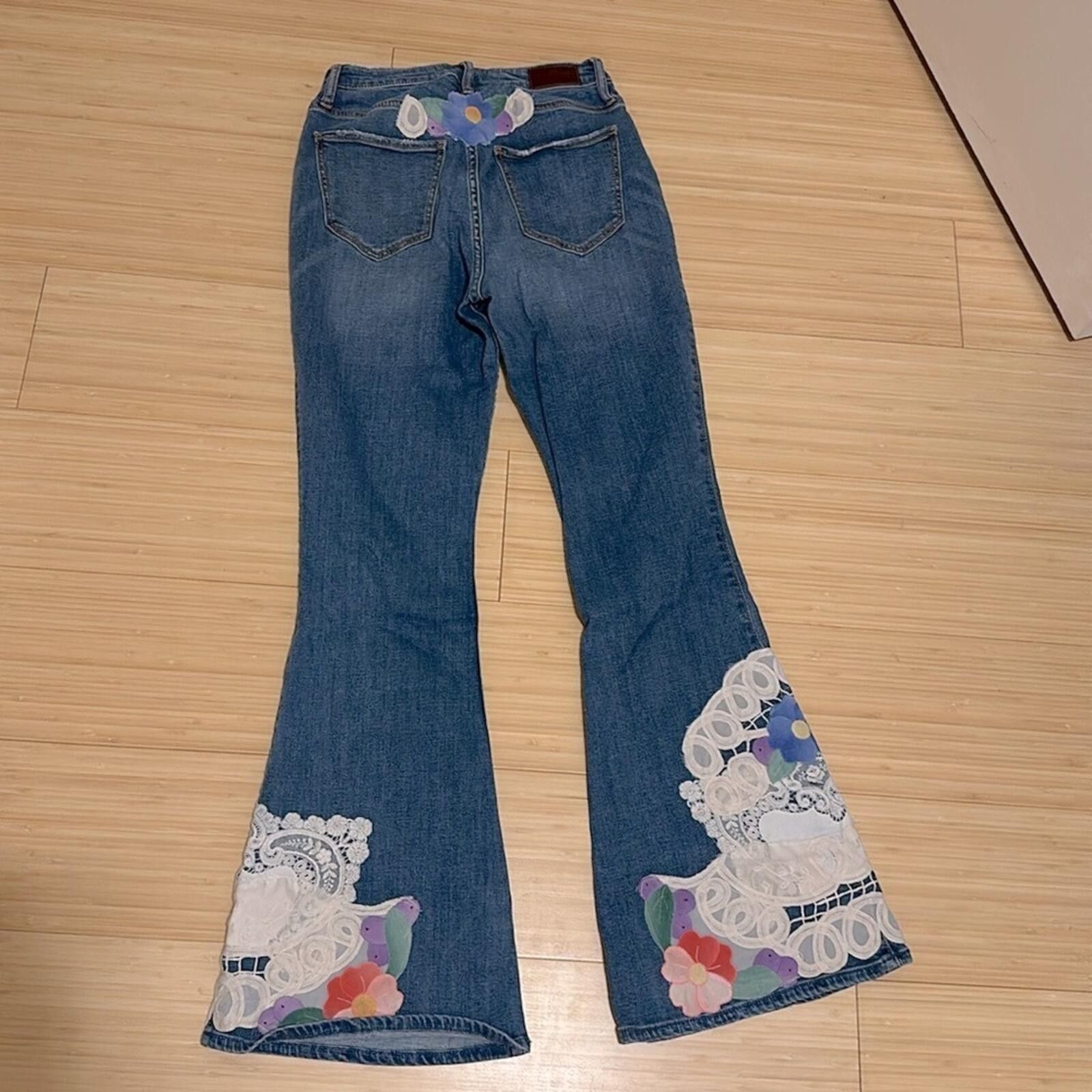 Other Hand embellished curvy high rise flare jeans Size 27" / US 4 / IT 40 - 1 Thumbnail