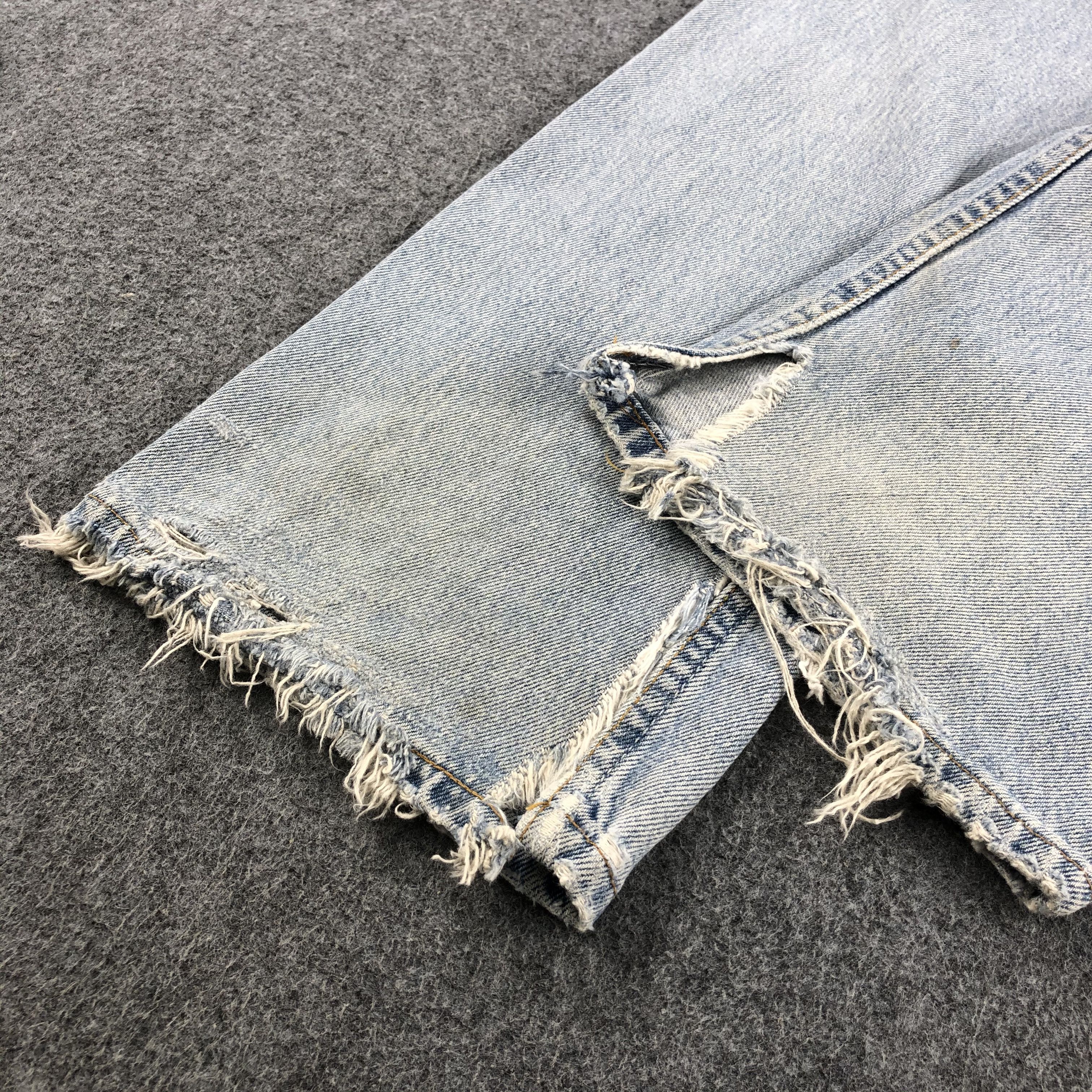 Levi's Vintage 90s Light Wash Distress Levis 501 Jeans-JM843 Size US 30 / EU 46 - 5 Thumbnail