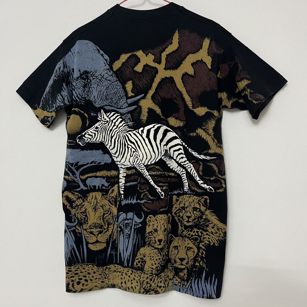 Fruit Of The Loom × Habitat × Vintage Vintage Harlequin 1993 AOP over print animal habitat Size M Size US M / EU 48-50 / 2 - 2 Thumbnail