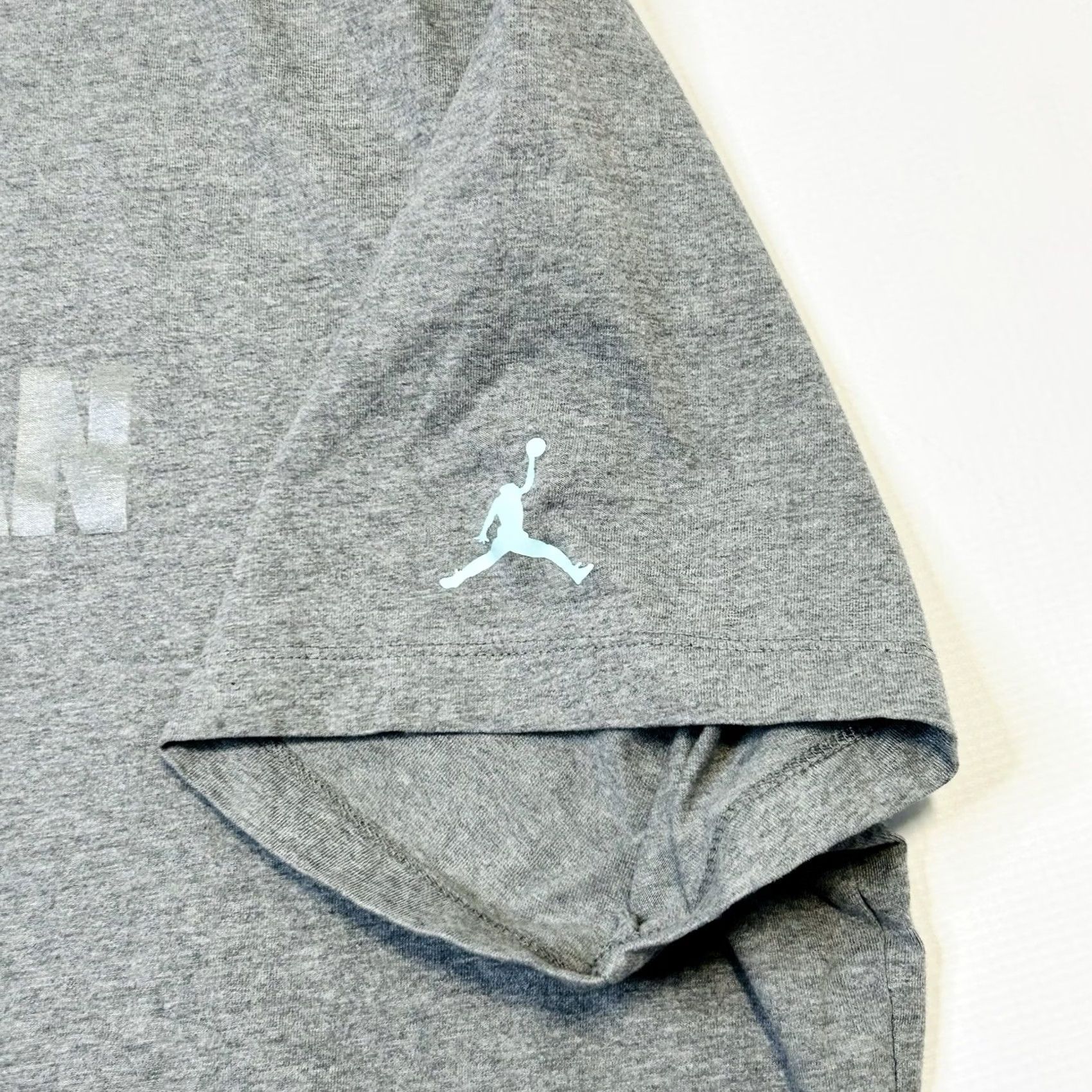 Nike Nike Air Jordan Jumpman Logo T Shirt Mens XXL Gray CV3405 Size US XXL / EU 58 / 5 - 5 Thumbnail