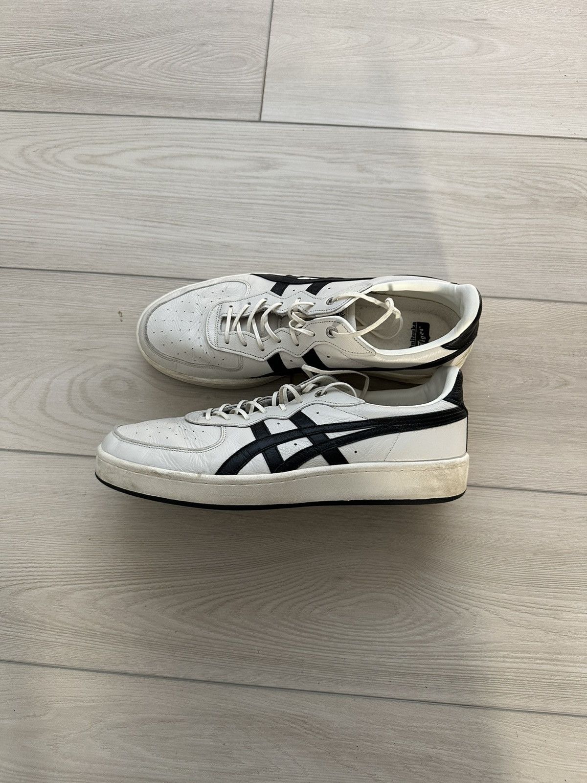 Onitsuka Tiger Onitsuka tiger gsm cream/black Size US 10.5 / EU 43-44 - 2 Thumbnail