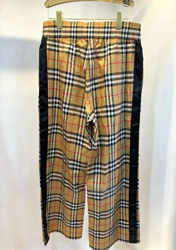 Burberry Burberry Khaki Check Pattern Women's Casual Pants. Size 23" - 2 Thumbnail