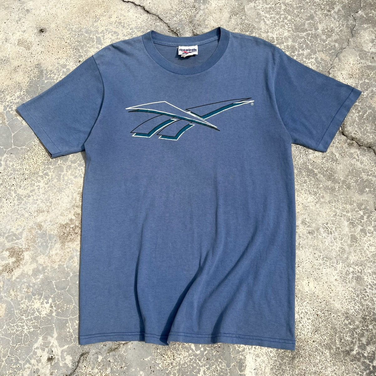 Reebok Vintage 90s Reebok Big Logo Graphic Tee Made In Usa Size US M / EU 48-50 / 2 - 1 Thumbnail