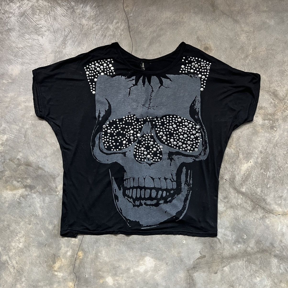 If Six Was Nine 2000s Black Skull Vkei Style Back Lace Studed Shirt Size ONE SIZE - 1 Thumbnail
