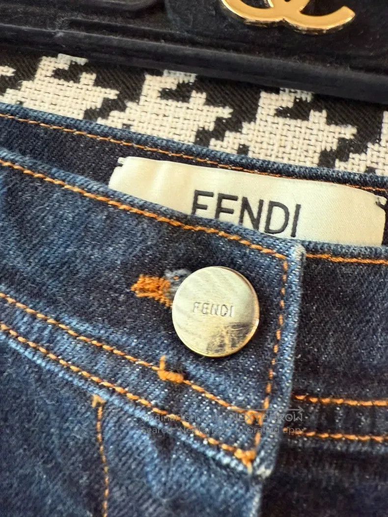 Fendi Fendi Wide Leg Jeans Size 26" / US 2 / IT 38 - 6 Thumbnail