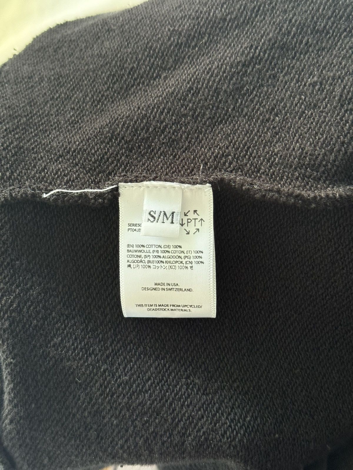 Prototypes Cropped gloved hoodie « HARD » Size US M / EU 48-50 / 2 - 14 Thumbnail
