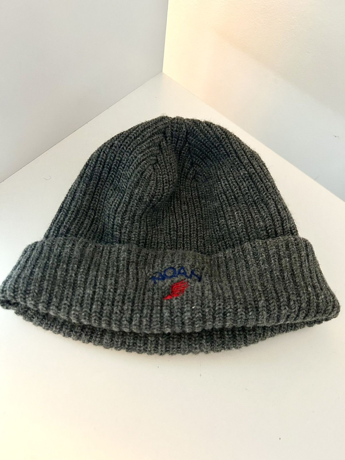 Noah NOAH winged foot logo beanie, charcoal Size ONE SIZE - 2 Thumbnail