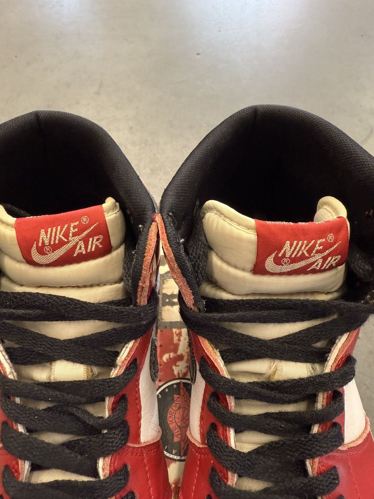 Jordan Brand 1994 Air Jordan 1 Chicago High Size 7.5 (Replacement Box) Size US 7.5 / EU 40-41 - 18 Thumbnail