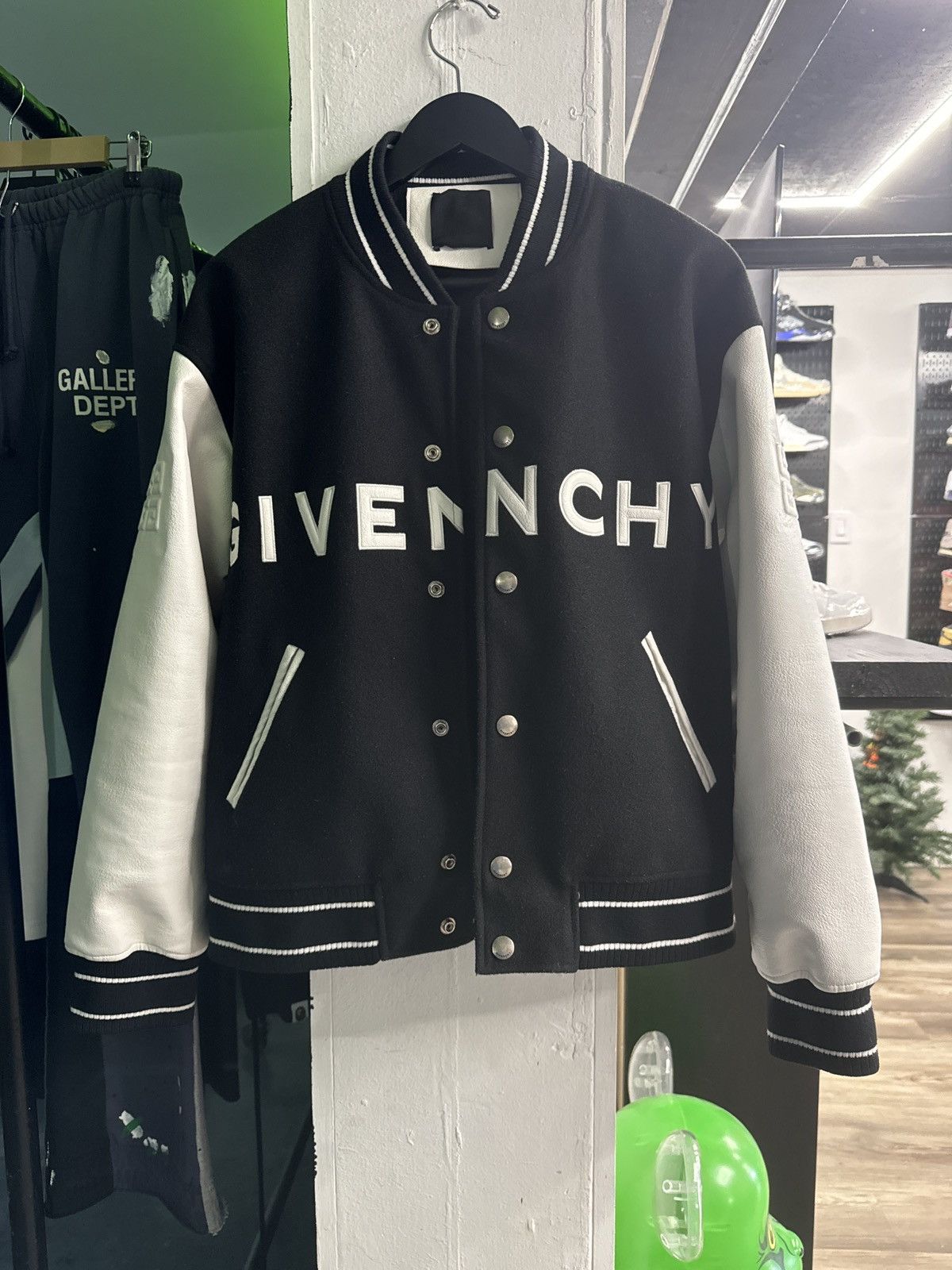 Givenchy Givenchy Letter man jacket Size US S / EU 44-46 / 1 - 4 Thumbnail