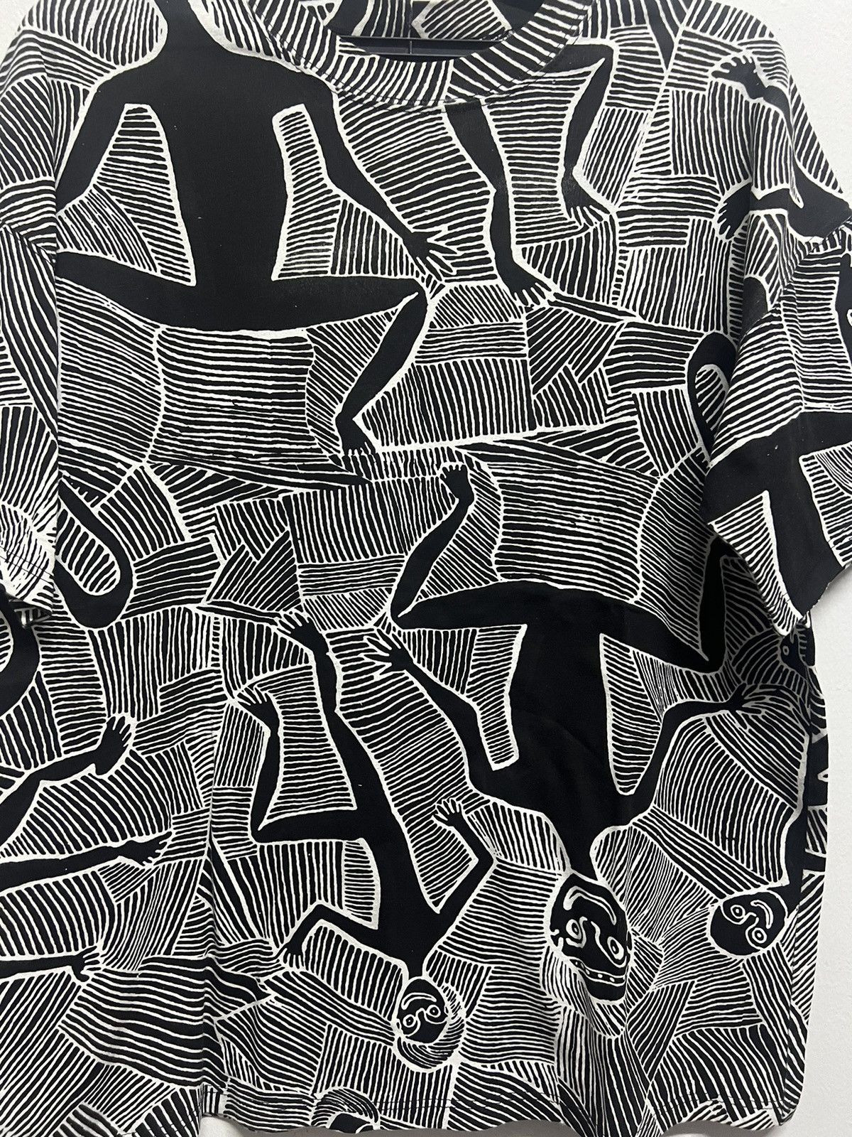 Vintage Vintage 90’s Motion Vibrant Pattern Native Design Art Tee Size US L / EU 52-54 / 3 - 2 Thumbnail