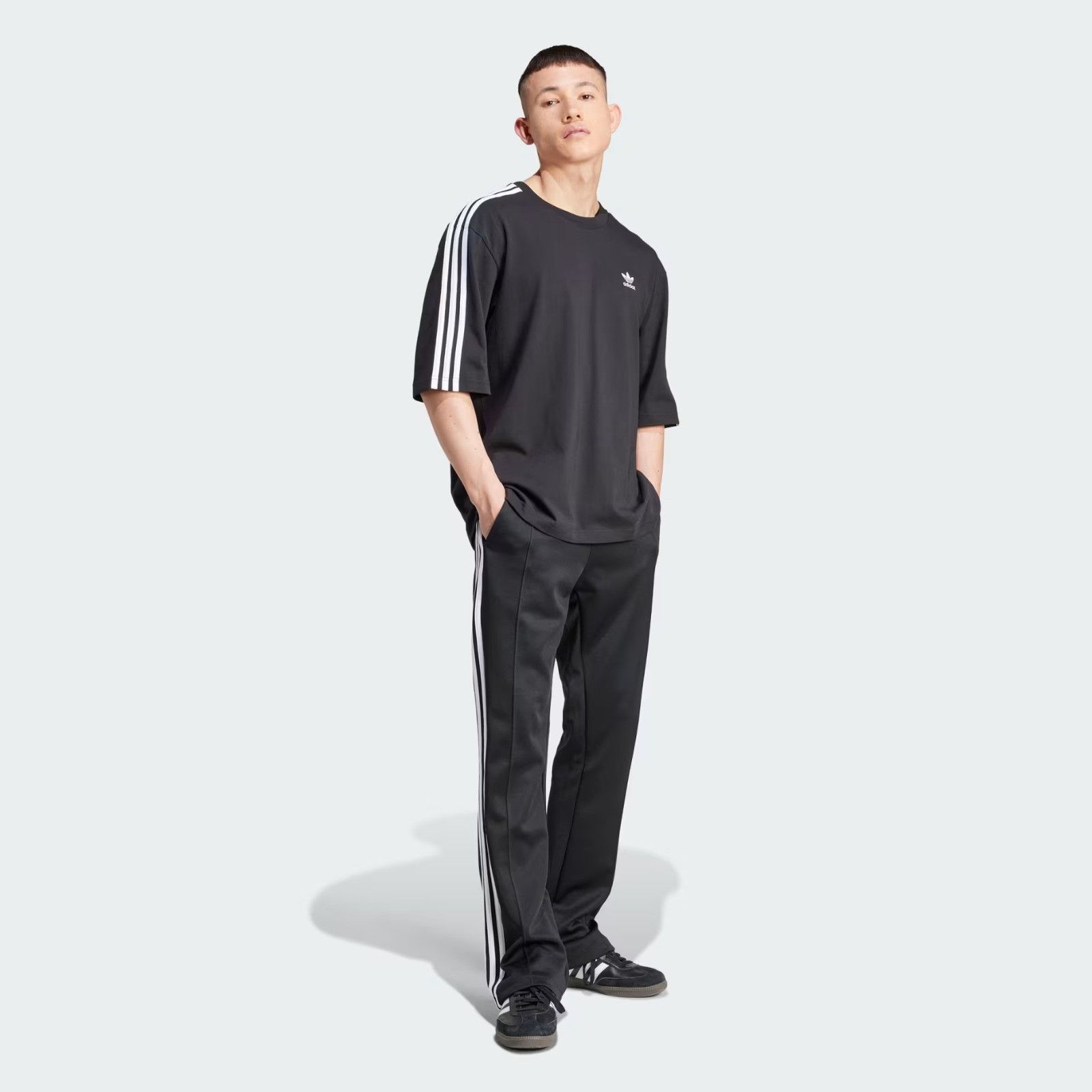 Adidas o1mle0526 Oversized Short Sleeve T-Shirt in Black Size US M / EU 48-50 / 2 - 4 Thumbnail