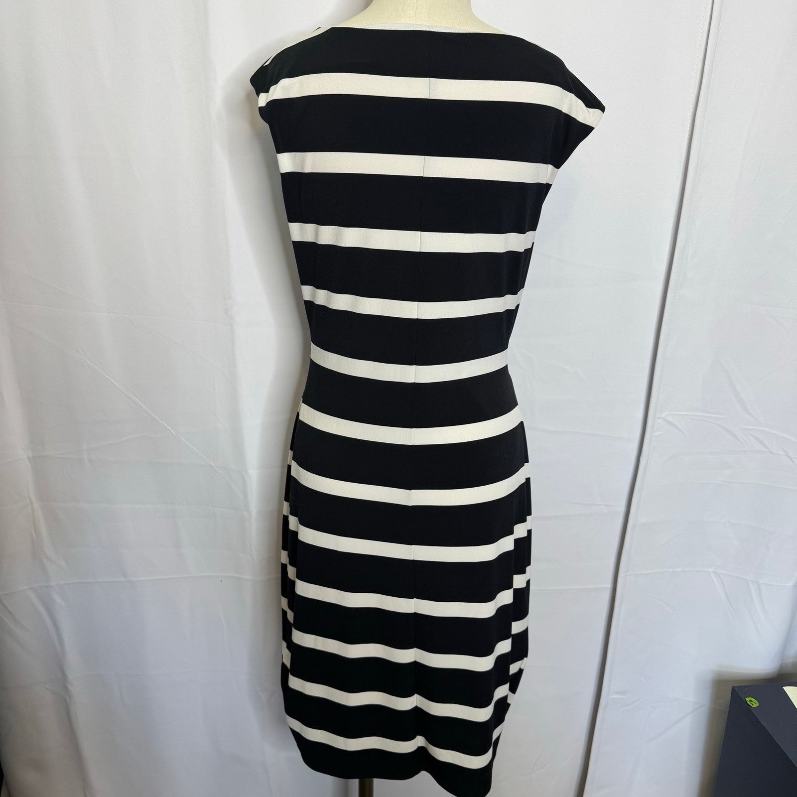 Ann Taylor Ann Taylor Black White Striped Belted Sheath Dress M Work Size M / US 6-8 / IT 42-44 - 3 Thumbnail