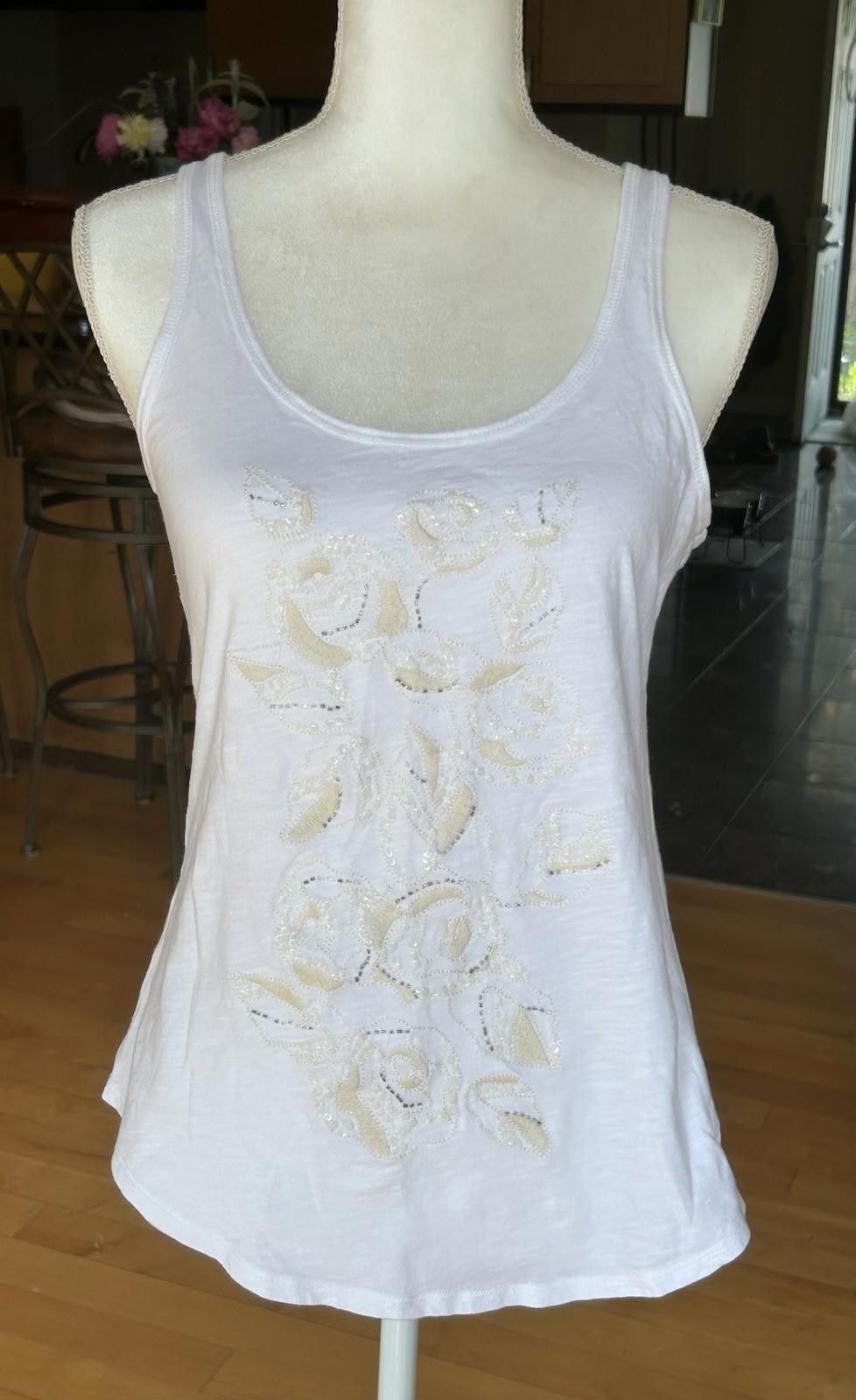Abercrombie & Fitch Abercrombie & Fitch sz M Y2K White Embroidered Beaded Tank Size S / US 4 / IT 40 - 1 Thumbnail