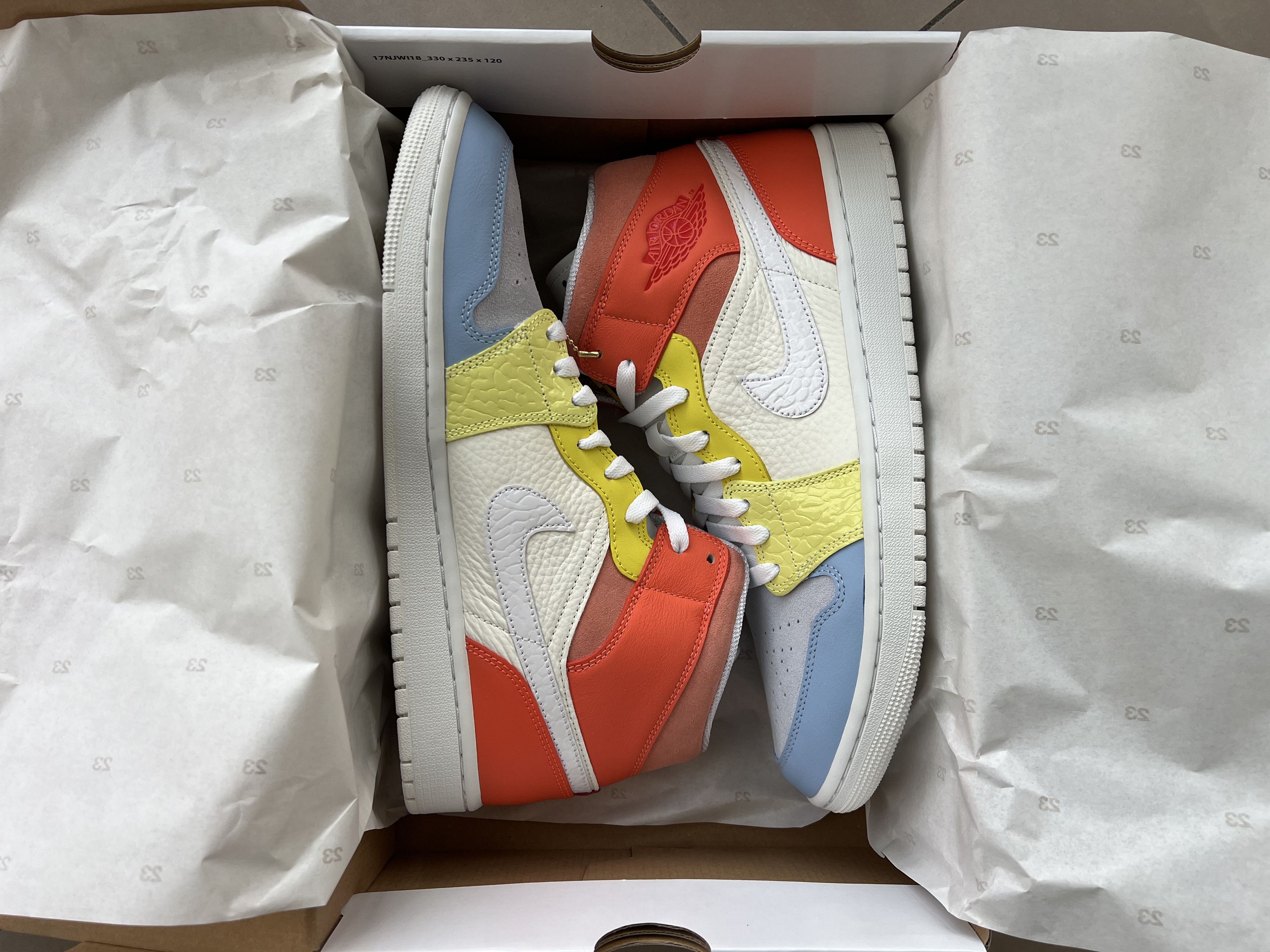Nike WMNS AIR JORDAN 1 MID DJ6908 100 Size US 12 / IT 42 - 2 Thumbnail