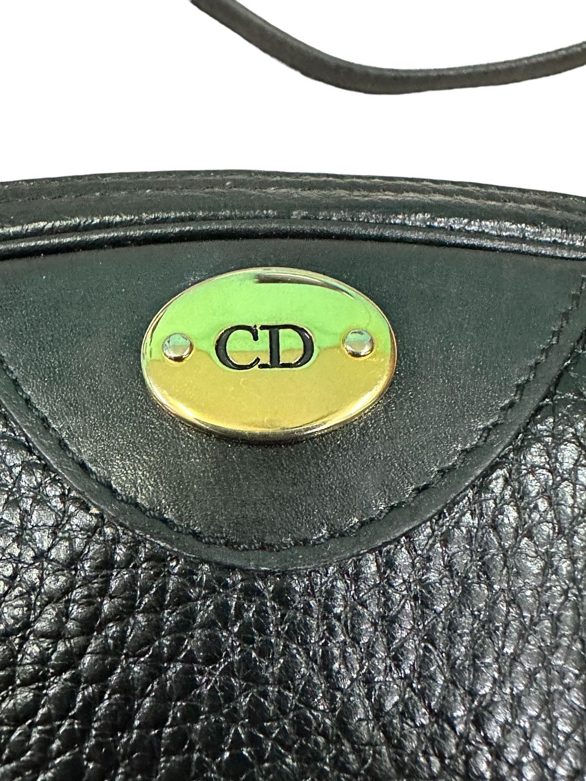 Dior AUTHENTIC VINTAGE CHRISTIAN DIOR BLACK LEATHER CROSSBODY BAG Size ONE SIZE - 3 Thumbnail