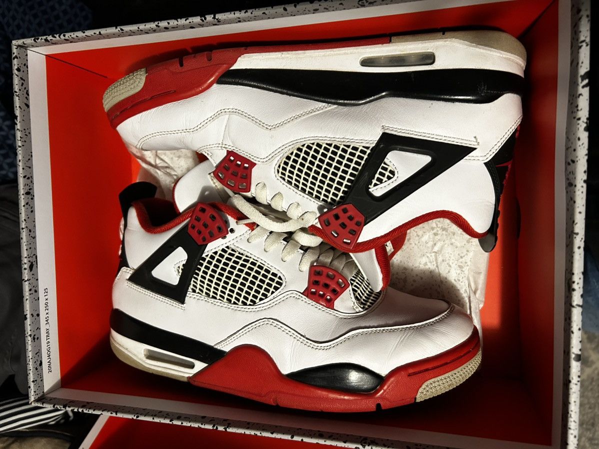 Jordan Brand Jordan 4 Fire Red Nike Air Size US 9.5 / EU 42-43 - 4 Thumbnail