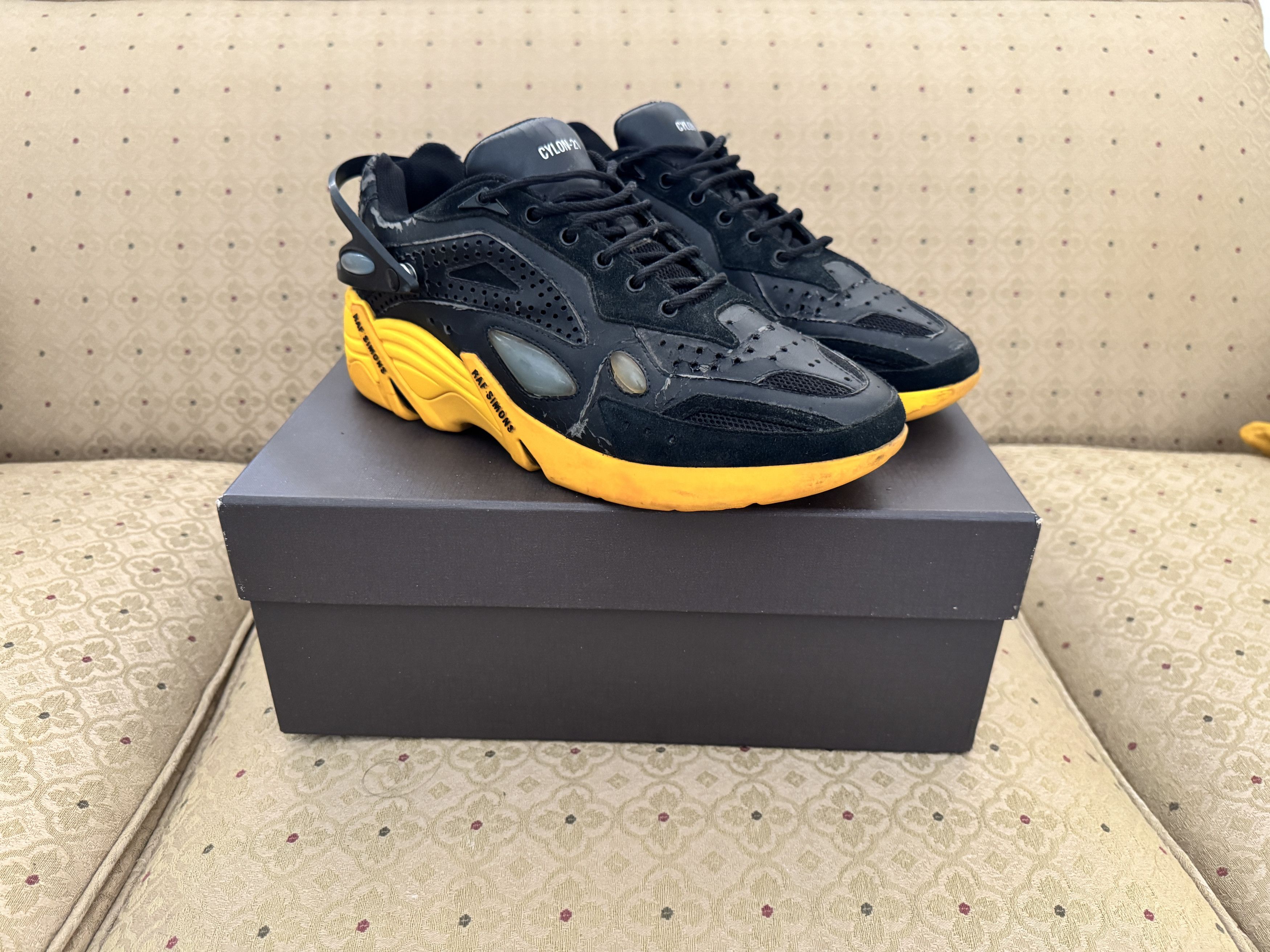 Raf Simons Raf Simons Cylon-21 US9 EU 42 Black & Yellow Size US 9 / EU 42 - 1 Thumbnail