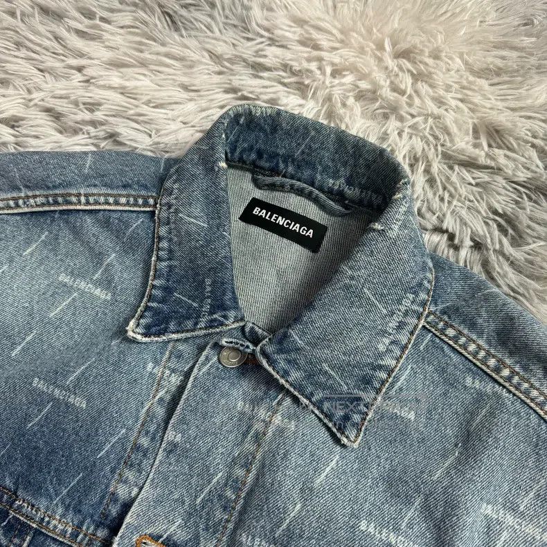 Balenciaga Balenciaga All-over Printed Denim Jacket Size US S / EU 44-46 / 1 - 2 Thumbnail