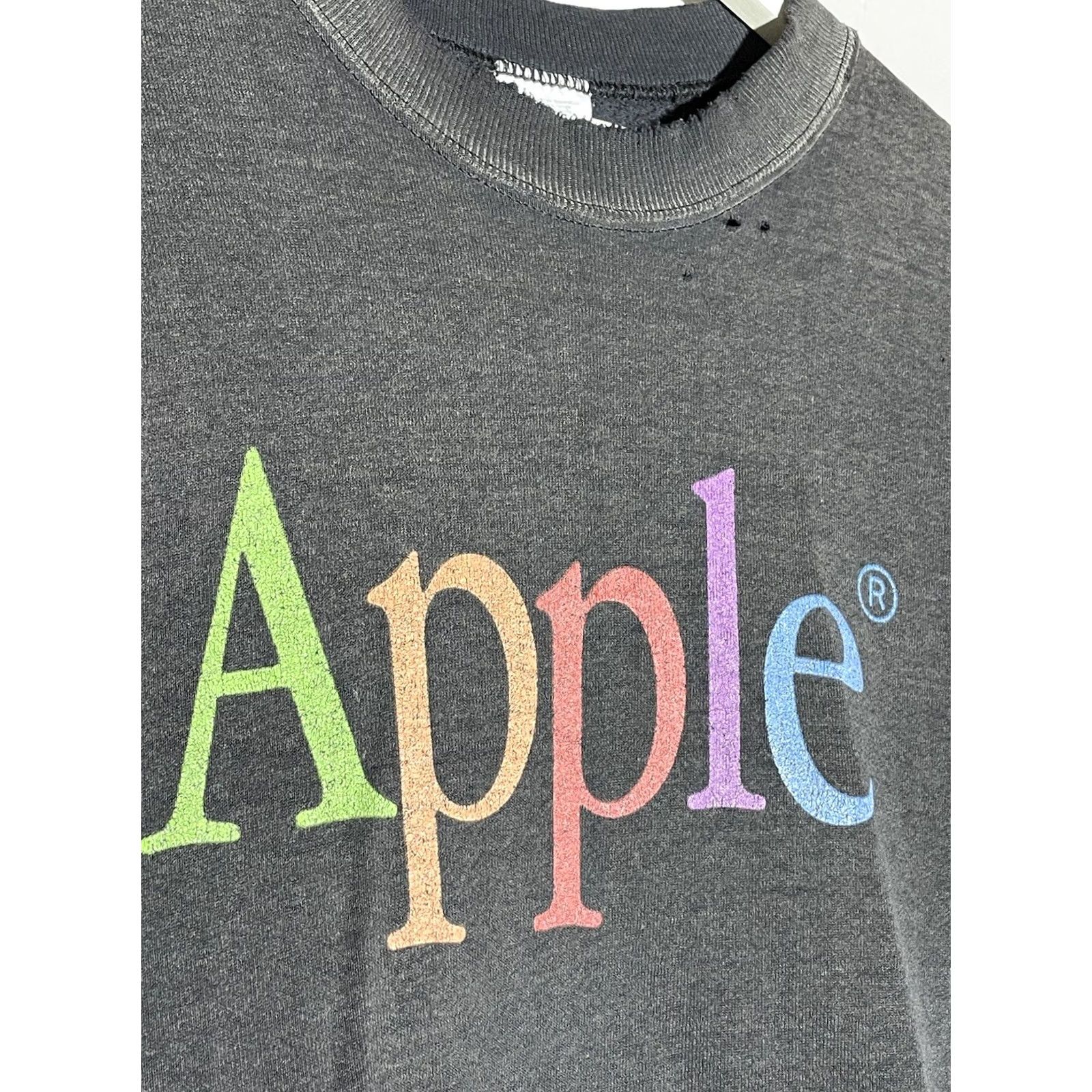 Apple VINTAGE Apple Rainbow Spellout Logo Distressed Macintosh Sweatshirt Y2K Size US L / EU 52-54 / 3 - 4 Thumbnail