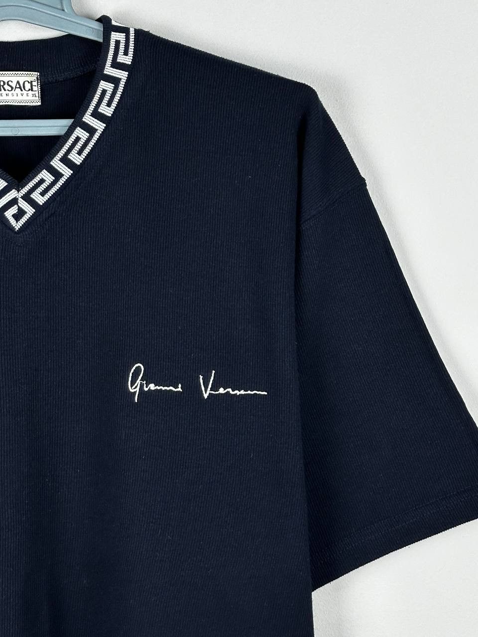 Versace Vintage Versace Oversized Navy T-shirt Size US XL / EU 56 / 4 - 4 Thumbnail