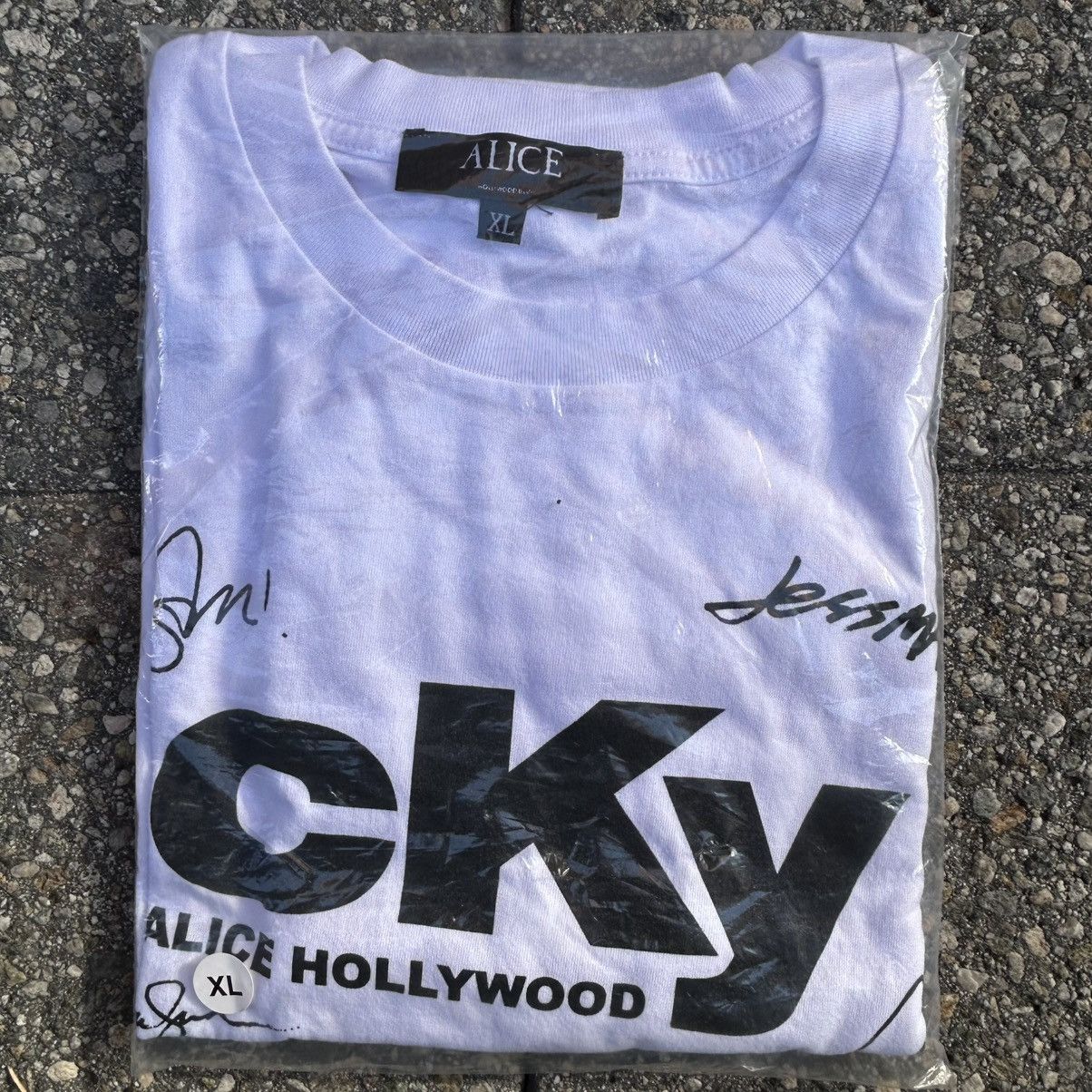 Alice Hollywood Alice Hollywood x CKY Autograph Complexcon Exclusive T-Shirt Size US XL / EU 56 / 4 - 5 Thumbnail
