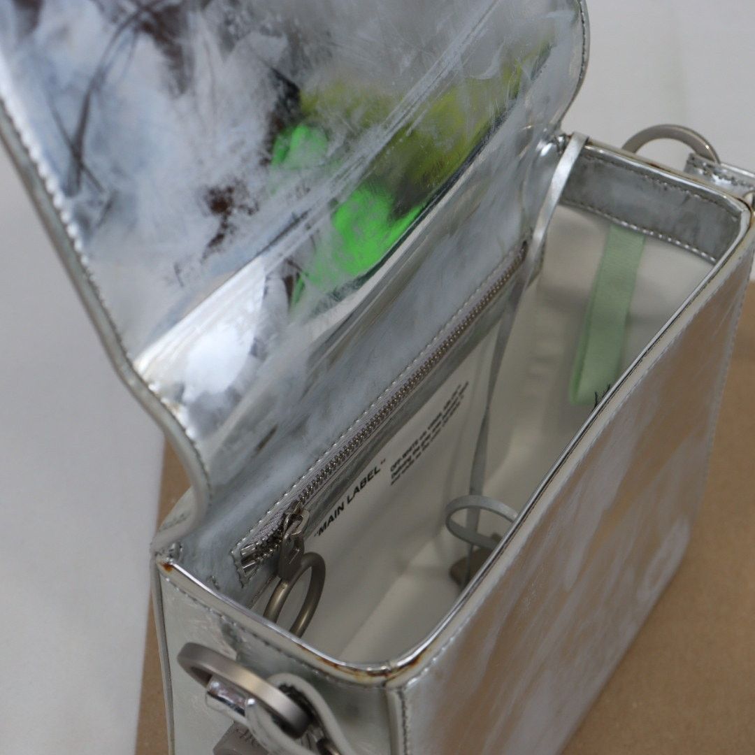 Off-White o1rshd1 Defect / Binder Clip Mirror Leather Shoulder Bag Size ONE SIZE - 7 Thumbnail