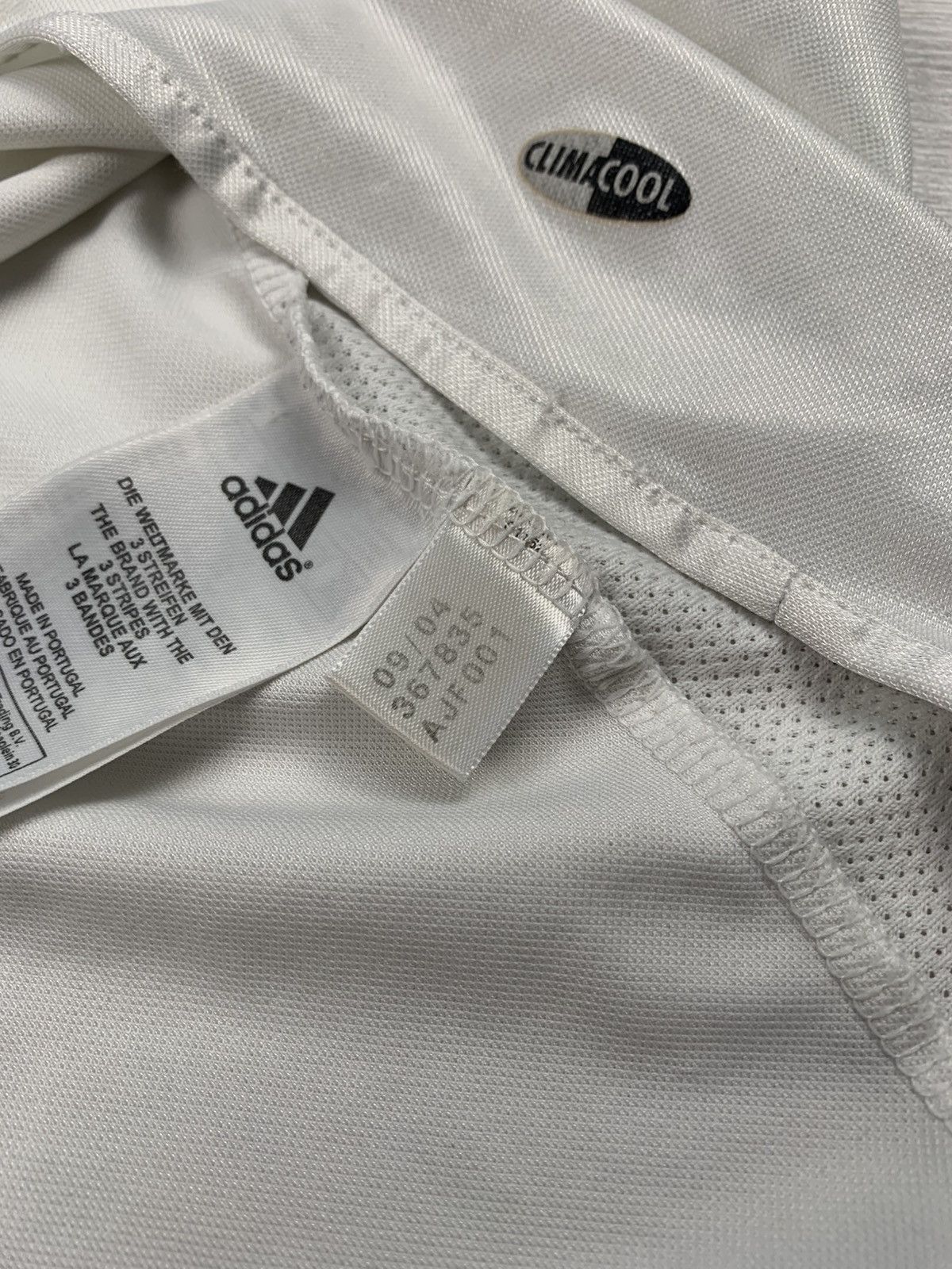 Adidas REAL MADRID 2004/2005 HOME FOOTBALL LONG SLEEVE ADIDAS SHIRT Size US L / EU 52-54 / 3 - 10 Thumbnail