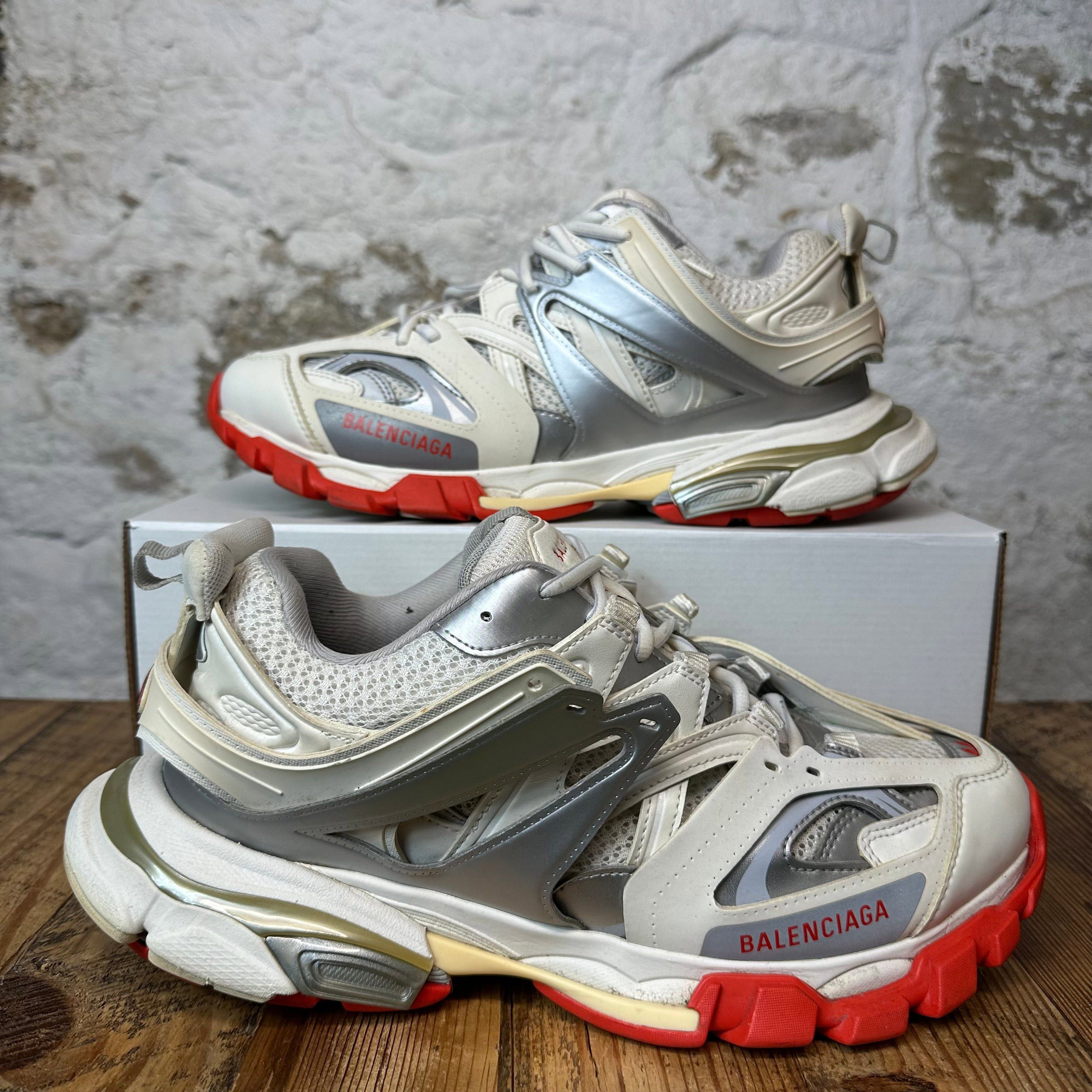 Balenciaga Balenciaga Runner 44 Black and White Running Shoe | Grailed