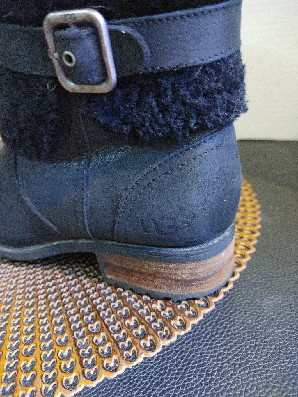 Ugg Ugg Australia Blayre lI Womens Leather Boots Size 7 Size US 7 / IT 37 - 2 Thumbnail