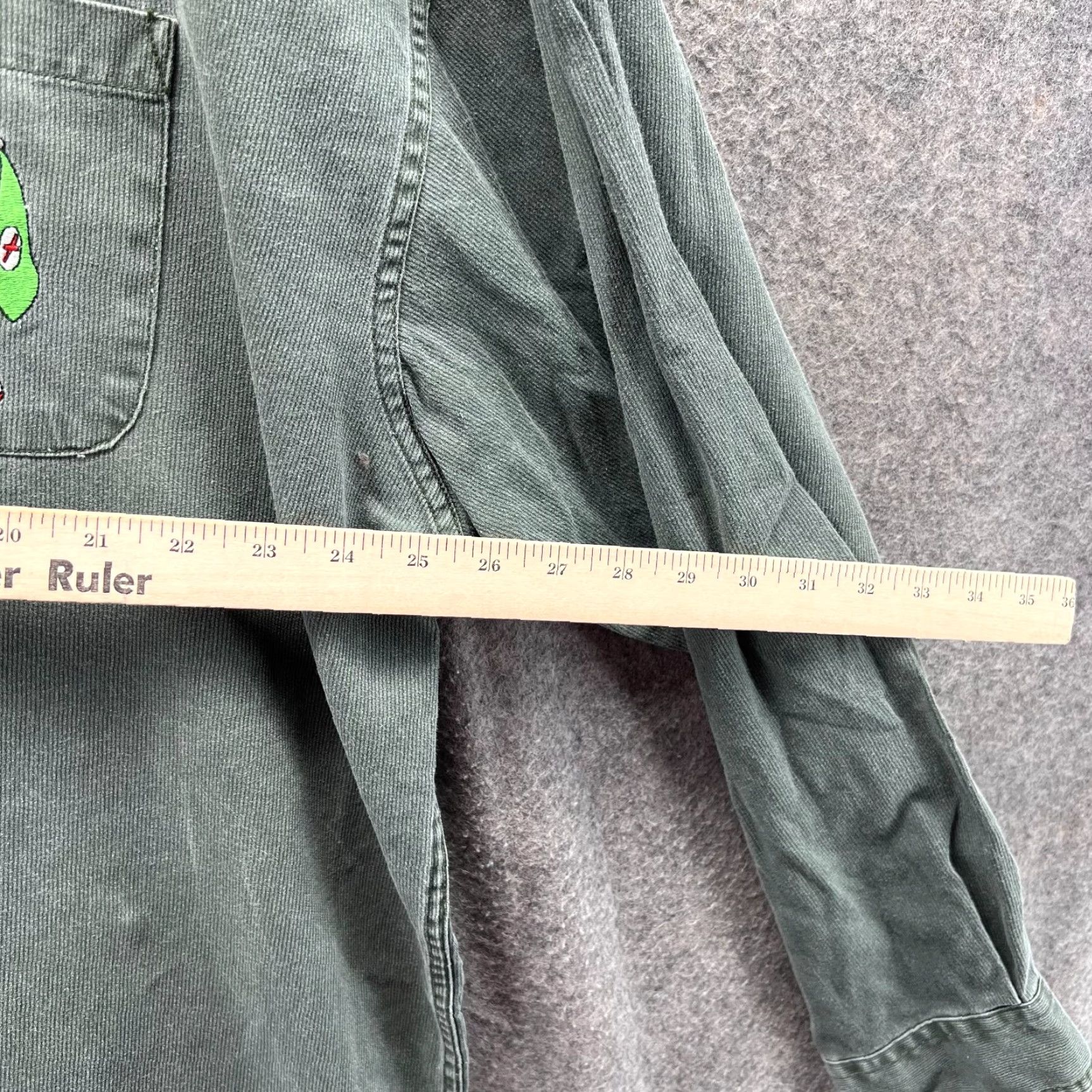 Vintage VINTAGE Warner Bros. Marvin the Martian Shirt Men 2XL Green Corduroy Button-Up Long Sleeve Size US XXL / EU 58 / 5 - 3 Thumbnail