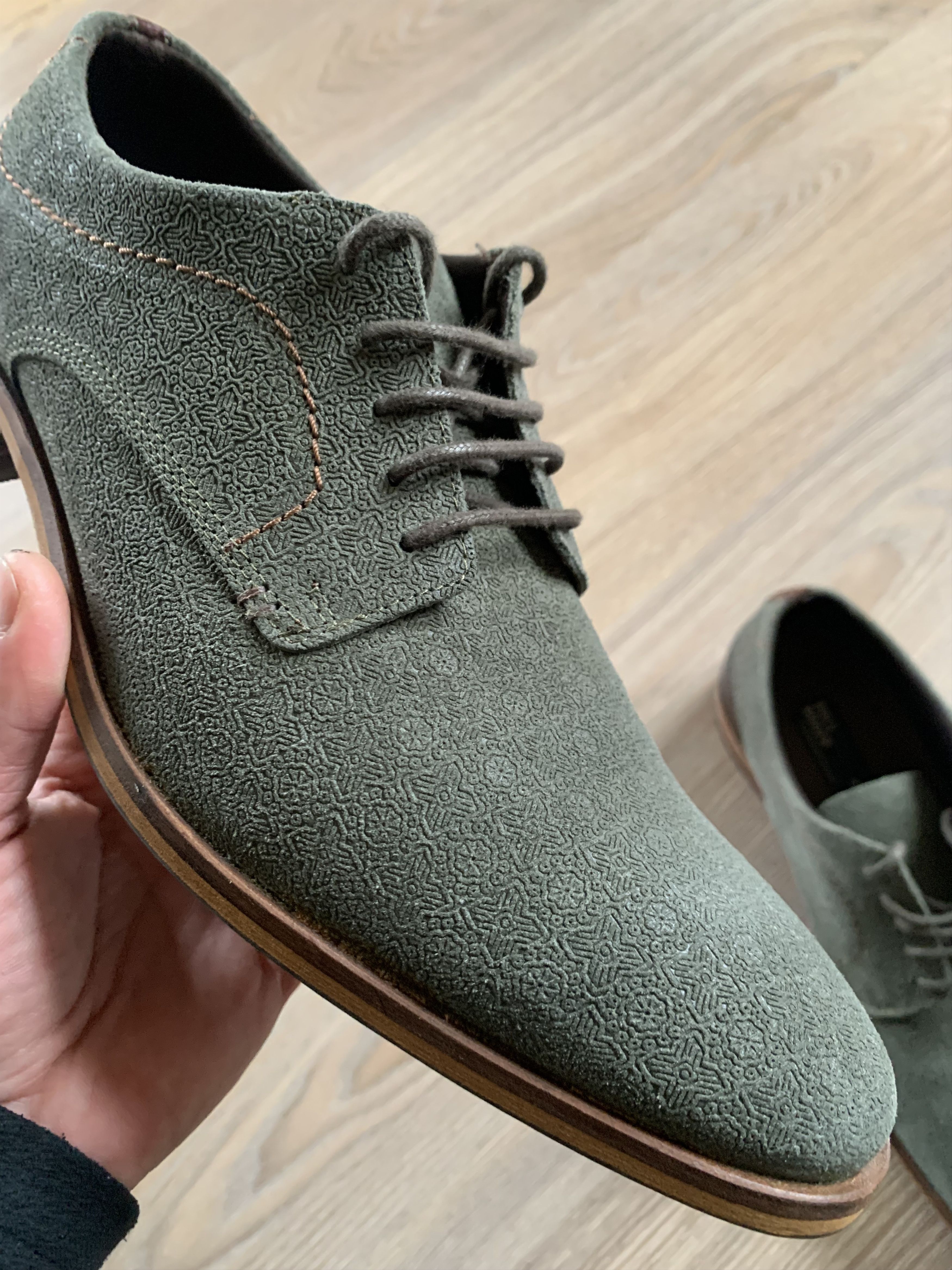 Handmade Hand Crafted Men's Embossed Suede Oxford Shoes Size US 10 / EU 43 - 9 Thumbnail