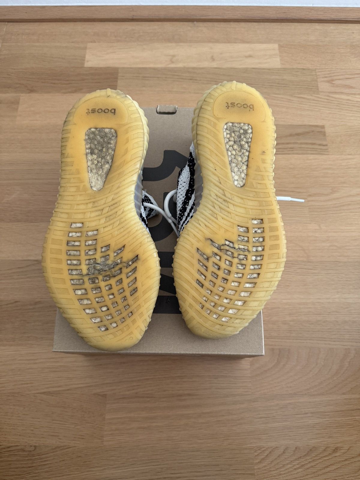 Adidas × Yeezy adidas Yeezy Boost 350 V2 Zebra Size US 9 / EU 42 - 9 Thumbnail