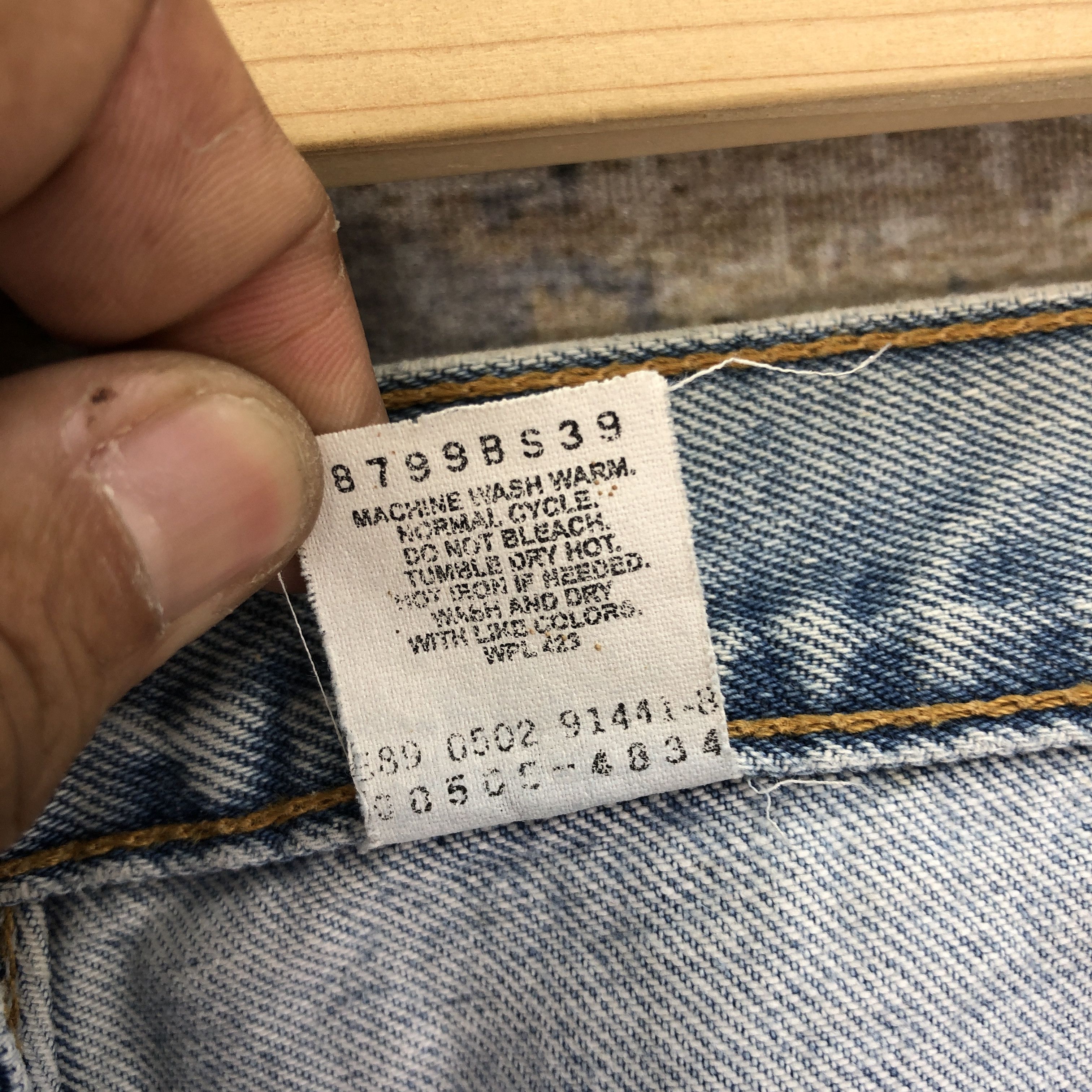 Levi's Vintage Levis 505 Light Wash Jeans Levi's Dirty Faded Denim Size US 37 - 9 Thumbnail