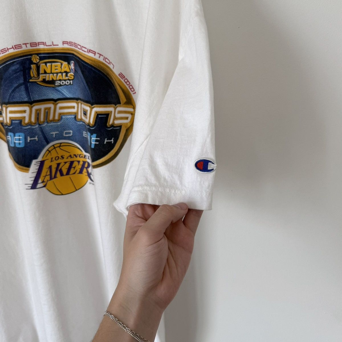 Vintage Vtg 2001 Champion LA Lakers Back to Back NBA Finals Tee Kobe Size US XXL / EU 58 / 5 - 4 Thumbnail