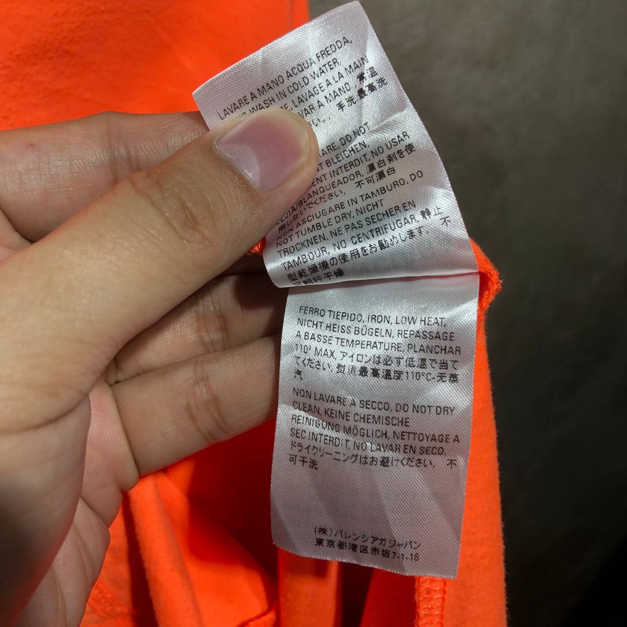Balenciaga Balenciaga Multi-Language Tee Size US XL / EU 56 / 4 - 8 Thumbnail
