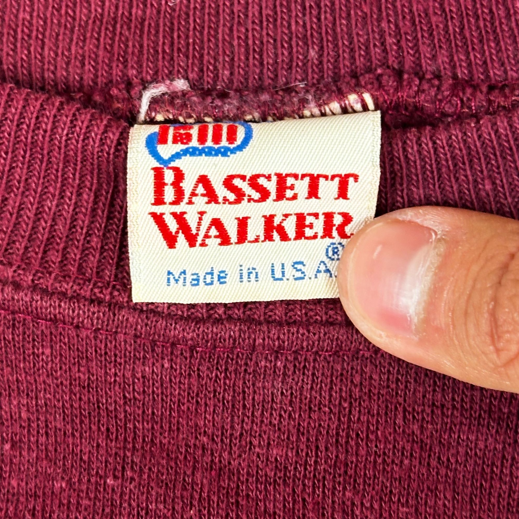 Vintage Vintage Bassett Walker Harvard Sweatshirt Made In USA Maroon Size US L / EU 52-54 / 3 - 3 Thumbnail