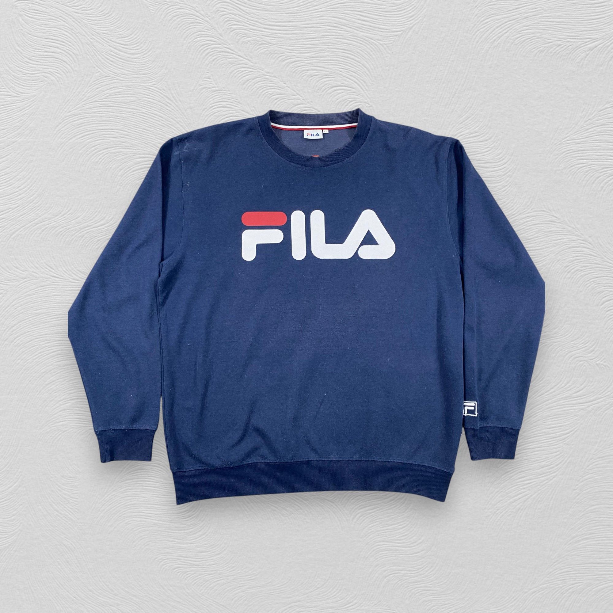 Japanese Brand Vintage Fila Big Logo Sweatshirt Large Size - J215 Size US L / EU 52-54 / 3 - 1 Thumbnail