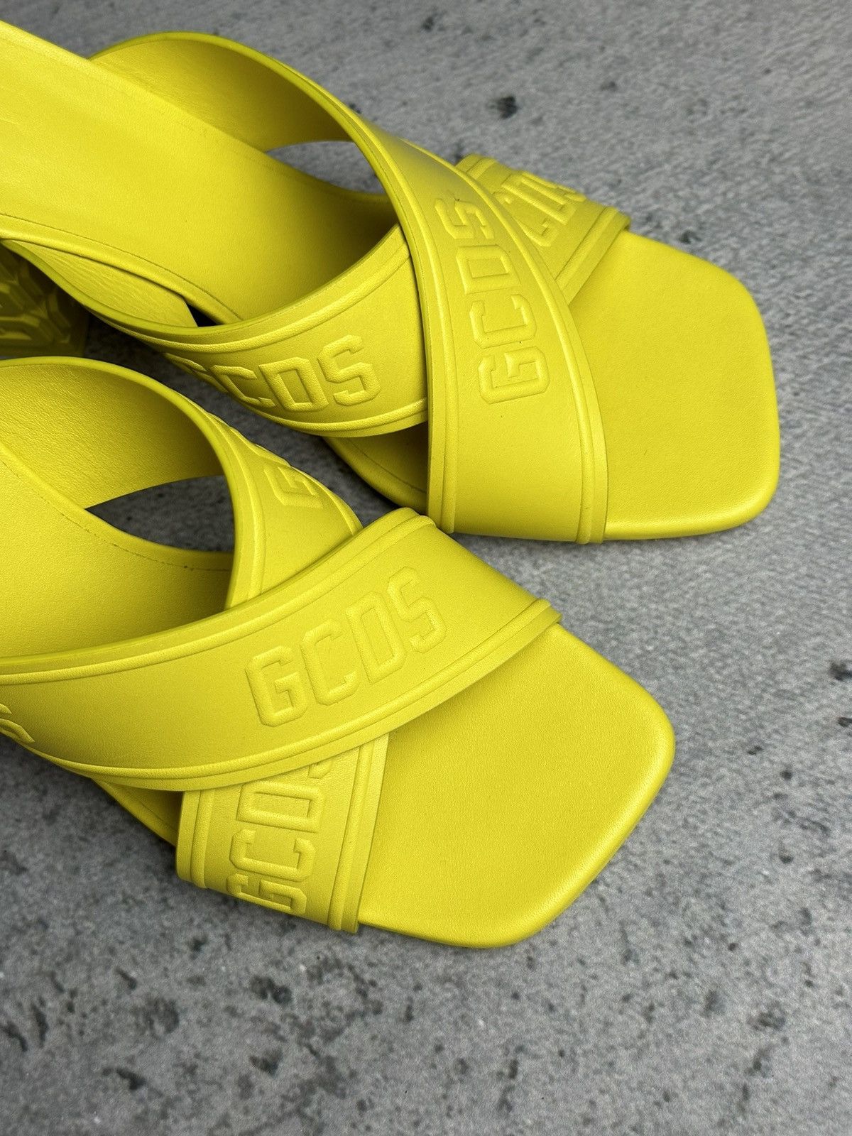 GCDS GCDS Leather Yellow Heels Sandals Luxury Size US 8 / IT 38 - 10 Thumbnail