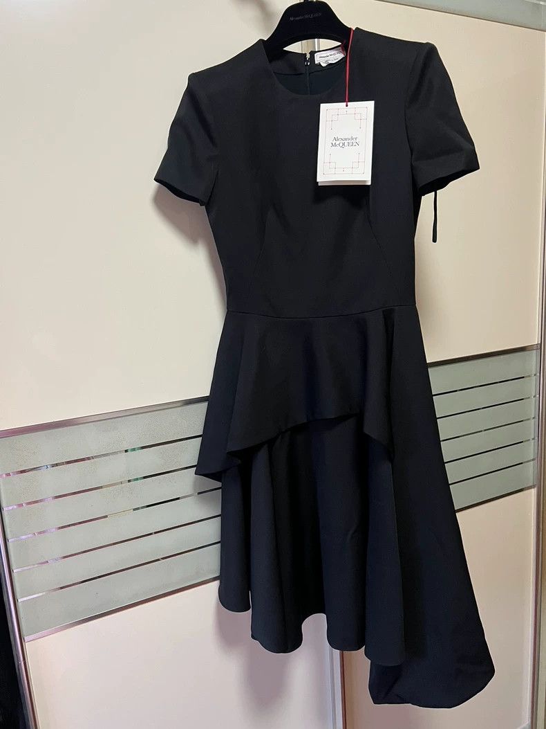 Alexander McQueen Alexander McQUEEN size 40 Irregular hem dress 2505-Nextarr Size M / US 6-8 / IT 42-44 - 2 Thumbnail