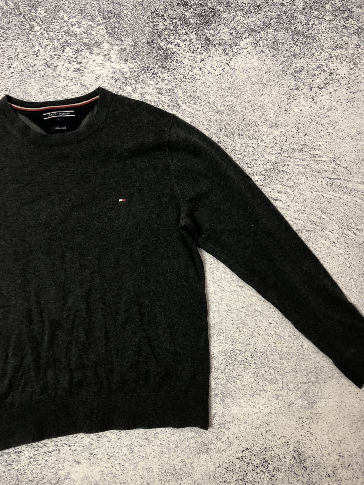 Tommy Hilfiger Men’s Sweater Tommy Hilfiger size S y2k luxury ykk Size US S / EU 44-46 / 1 - 3 Thumbnail