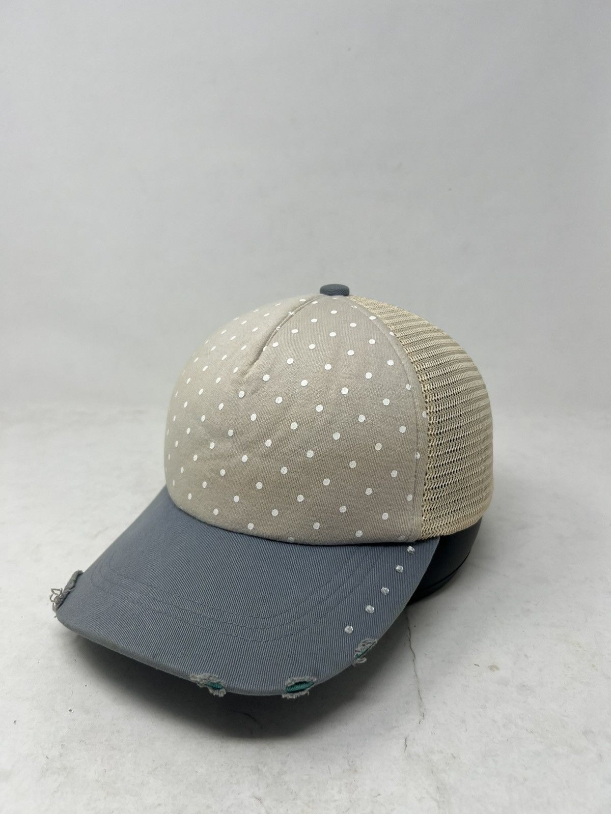 United Colors Of Benetton United Color of Benetton Dotted Distressed Hat Size ONE SIZE - 2 Thumbnail