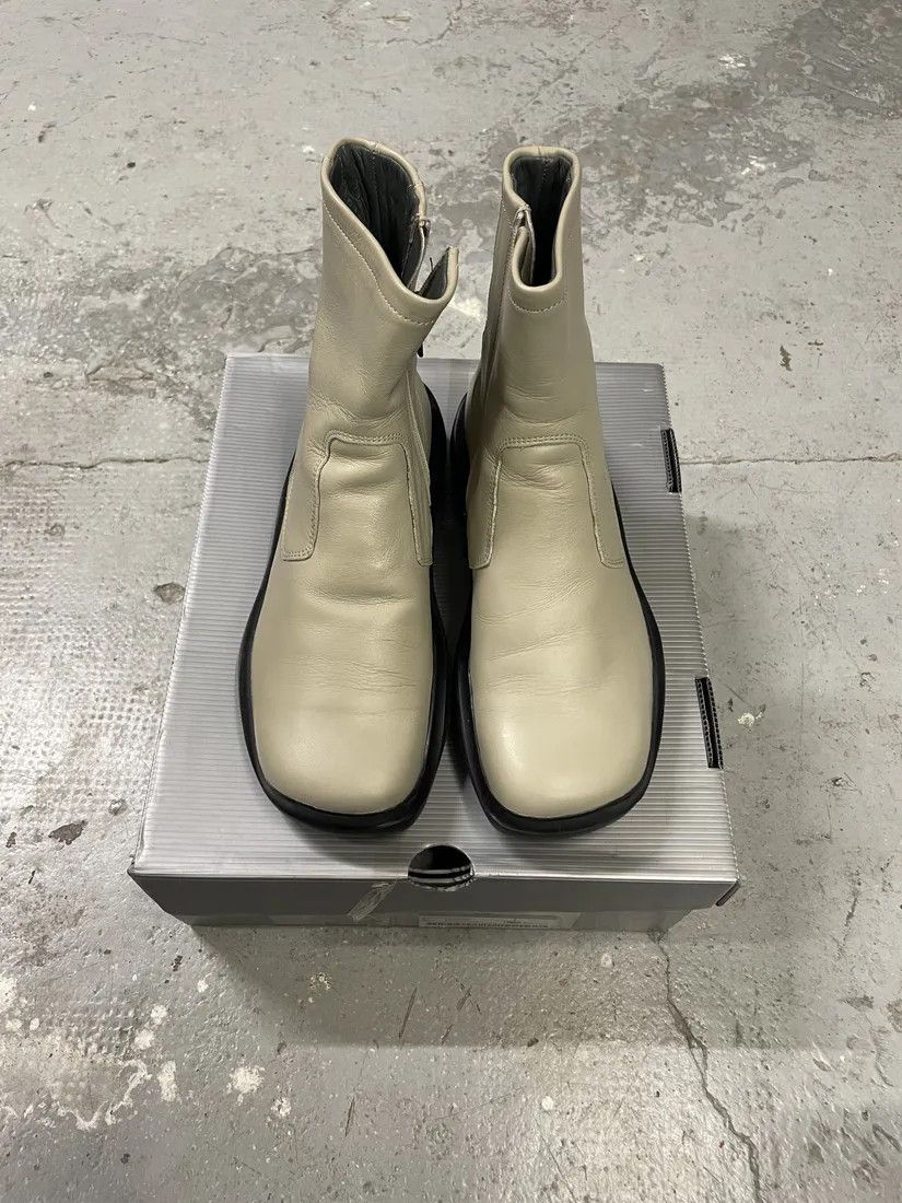 Prada × Vintage FW1999 Prada Vibram Grey Ankle Leather Boots Size US 7.5 / IT 37.5 - 5 Thumbnail