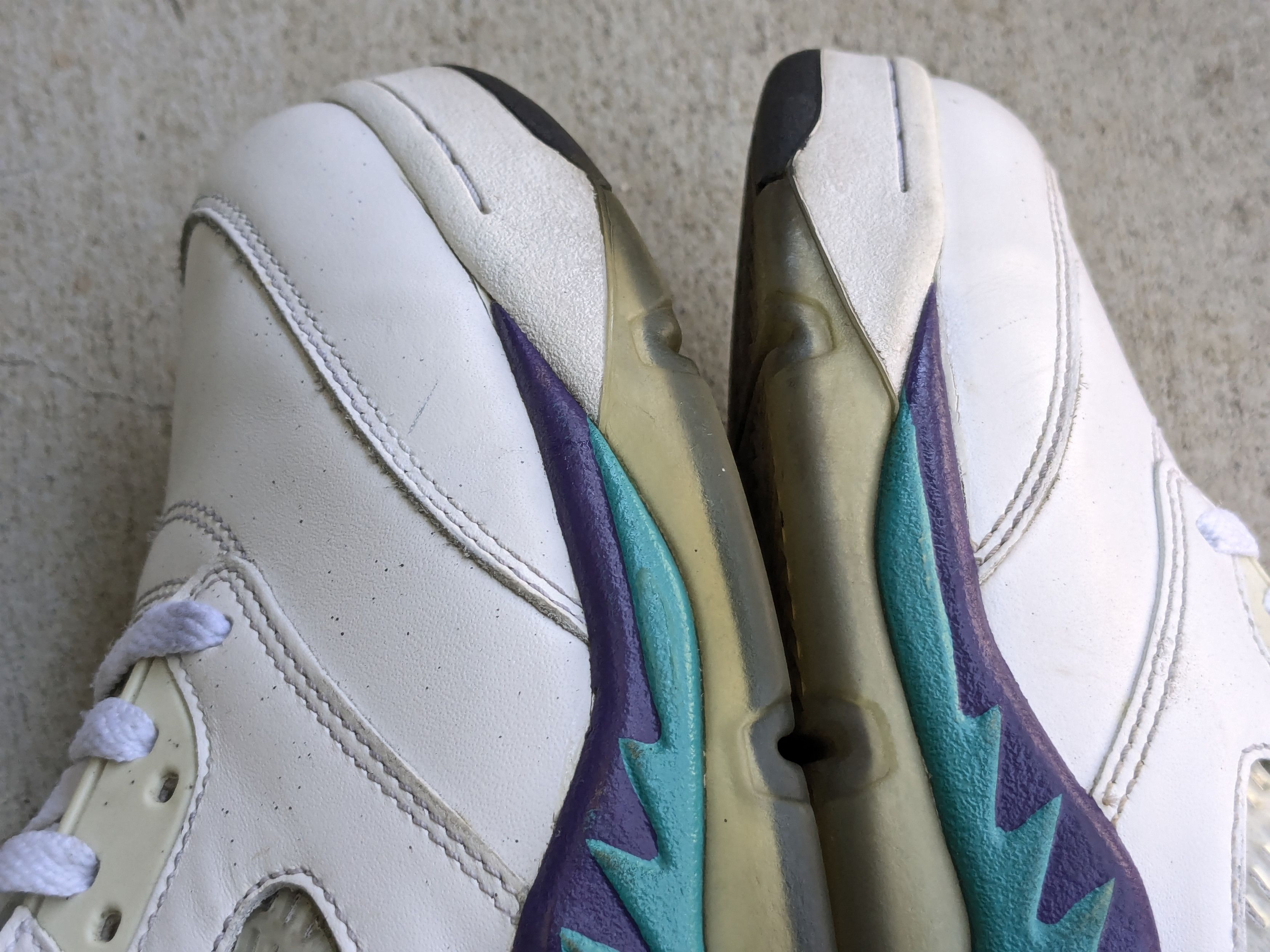 Jordan Brand Nike Air Jordan 5 Retro Grape 2013 White Purple 136027-108 Size US 12 / EU 45 - 6 Thumbnail