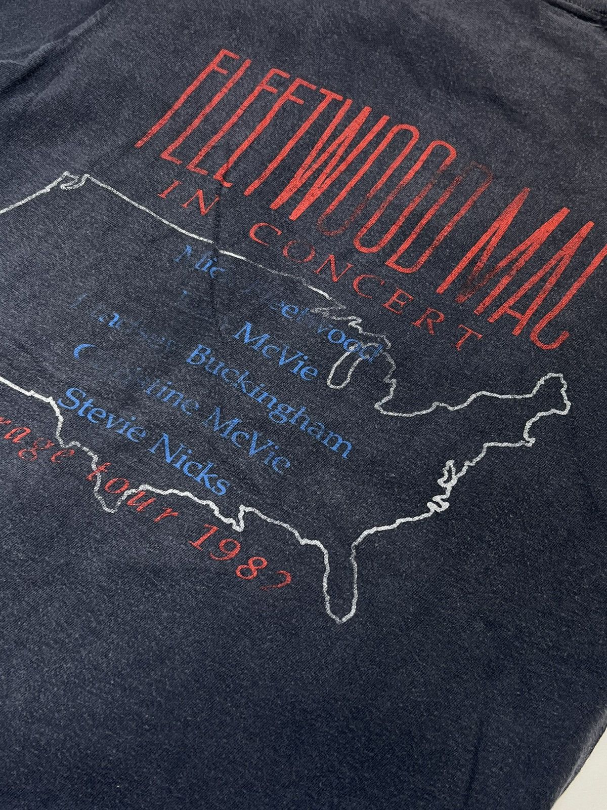 Vintage Vintage 1982 Fleetwood Mac Mirage Tour Penguin T-Shirt Size S / US 4 / IT 40 - 4 Thumbnail