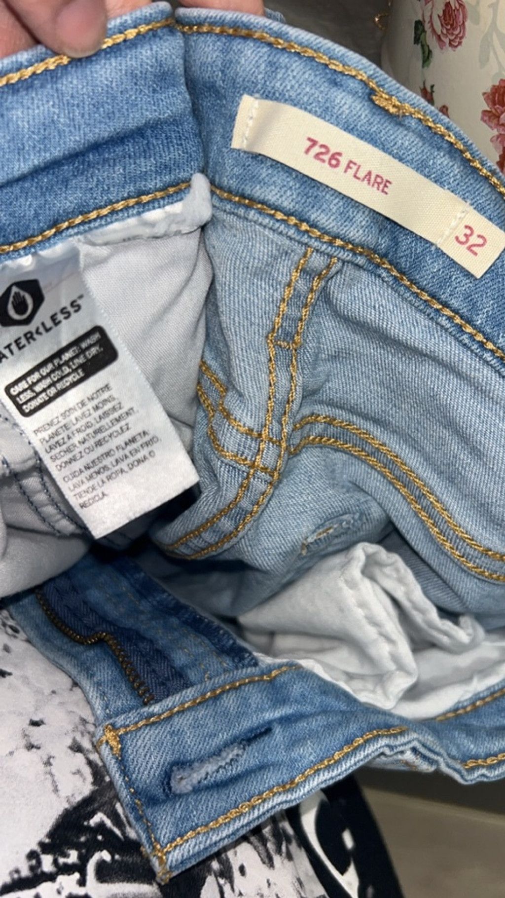 Levi's Women's Levi's Blue Distressed Flare Jeans Size 32 Size 32" / US 10 / IT 46 - 5 Thumbnail