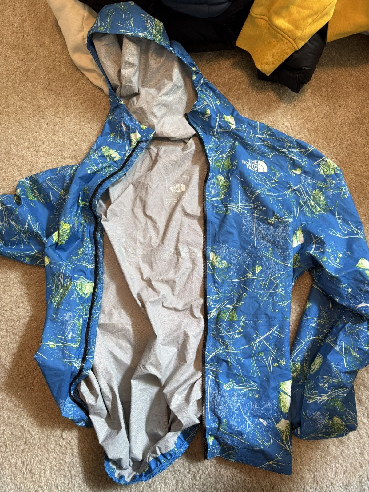 THE NORTH FACE RAIN COAT