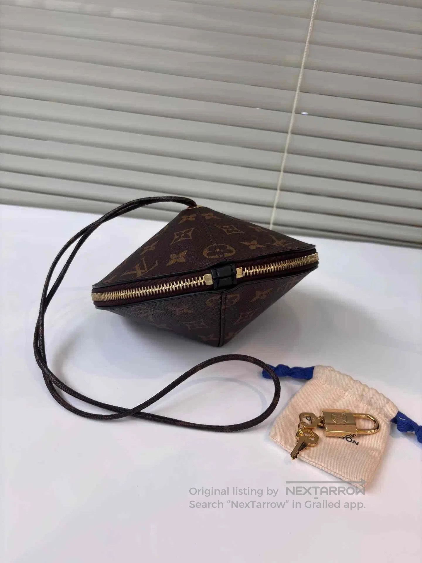 Louis Vuitton LV Monogram UFO Runway Bag. Size ONE SIZE - 2 Thumbnail