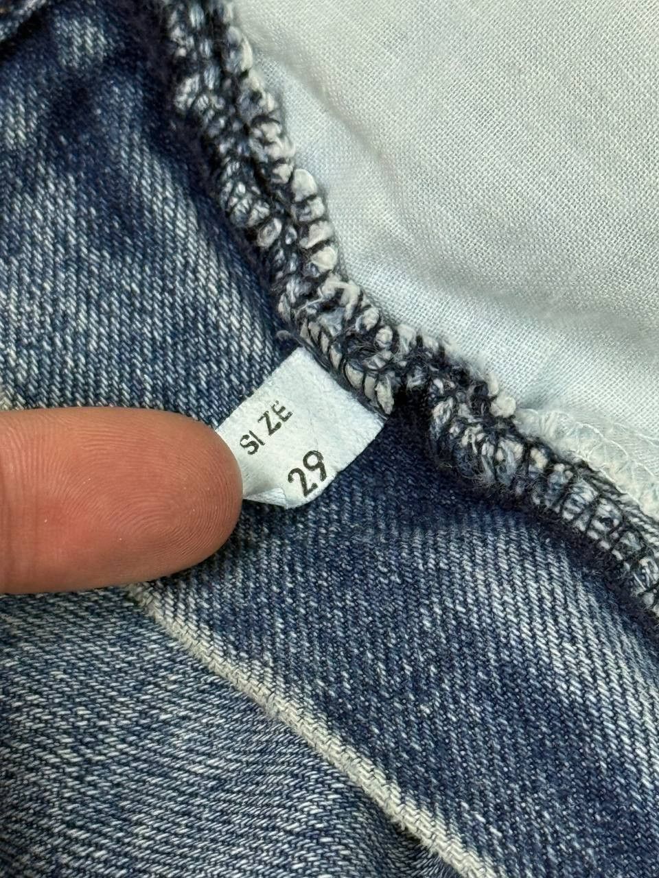 Armani Vintage 90's Armani Jeans Metal Logo Blue Denim Comfort fit Size US 29 - 10 Thumbnail