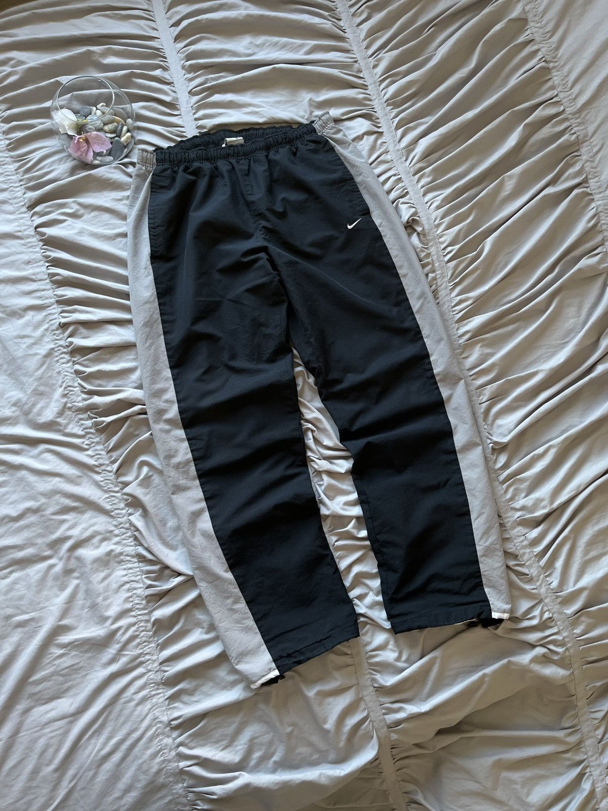 Nike Vintage Nike Swoosh Track Pants Baggy Nylon Streetwear Size US 36 / EU 52 - 1 Thumbnail